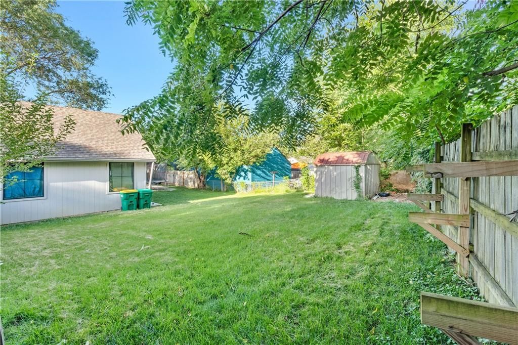 5029 Forest Avenue — photo 31
