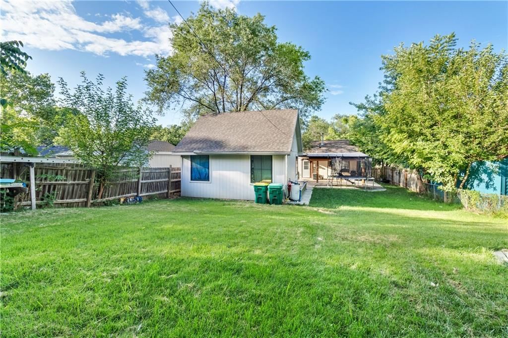 5029 Forest Avenue — photo 34