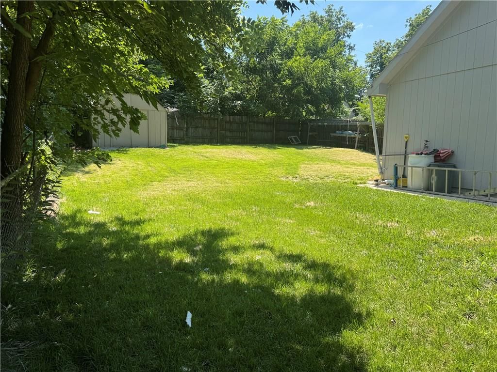5029 Forest Avenue — photo 36
