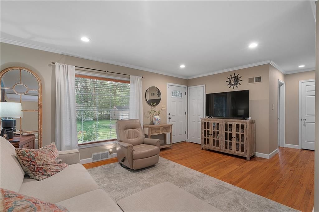 5315 W 71st Terrace — photo 10