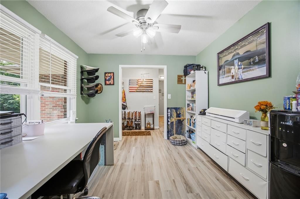 123 Grove Avenue — photo 8