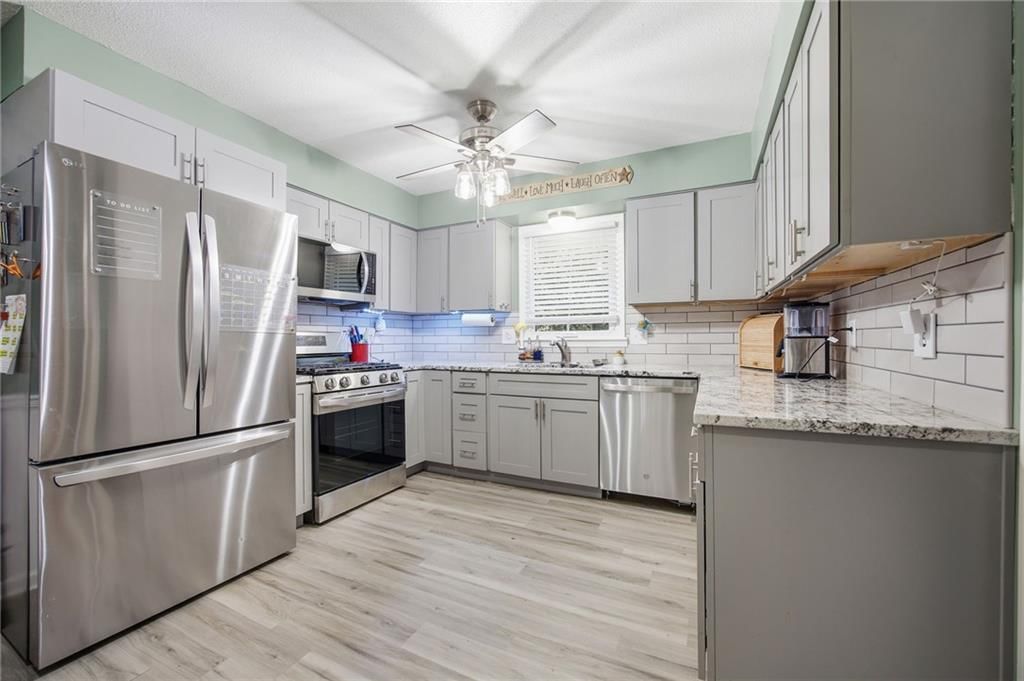 123 Grove Avenue — photo 11