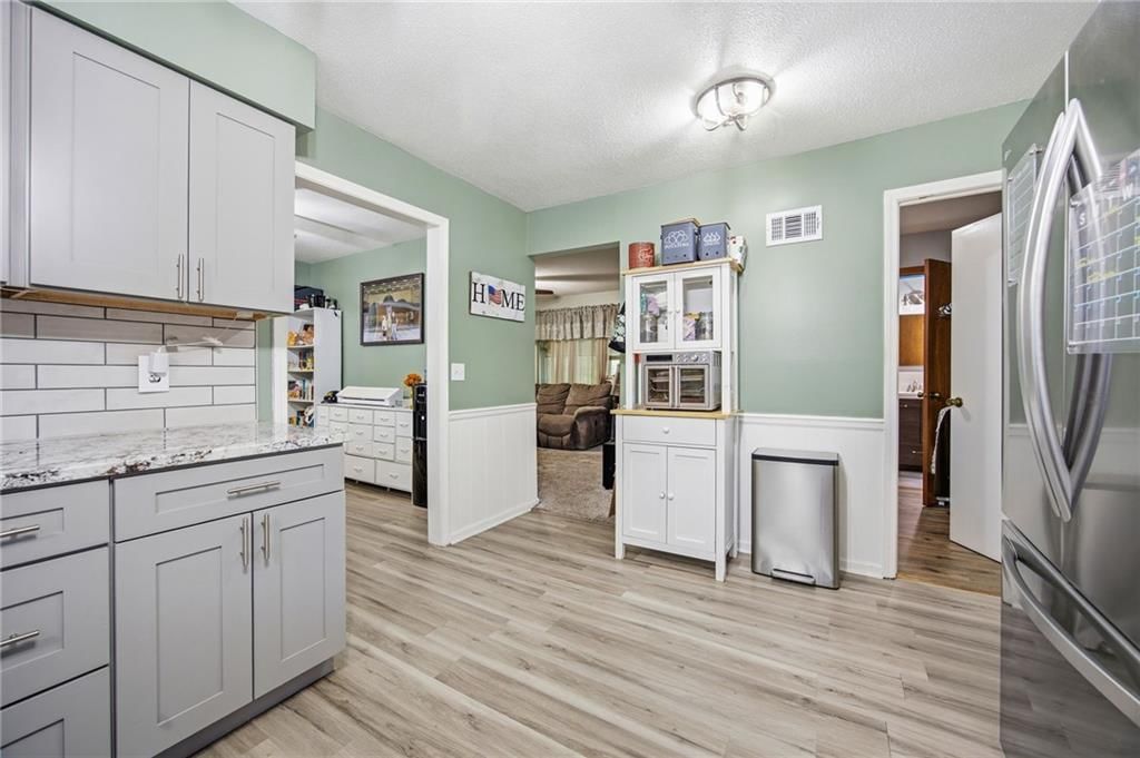 123 Grove Avenue — photo 13