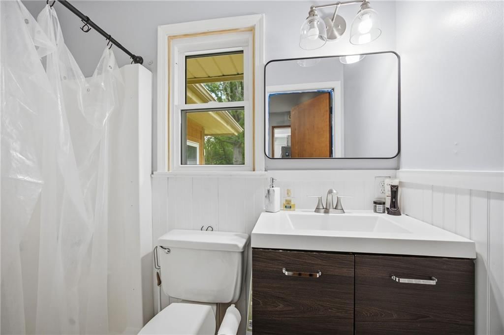 123 Grove Avenue — photo 16