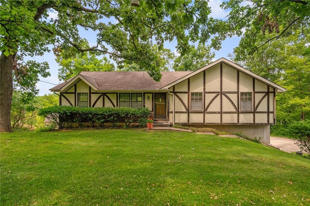 10305 NW Meadow Lane Circle — photo 1