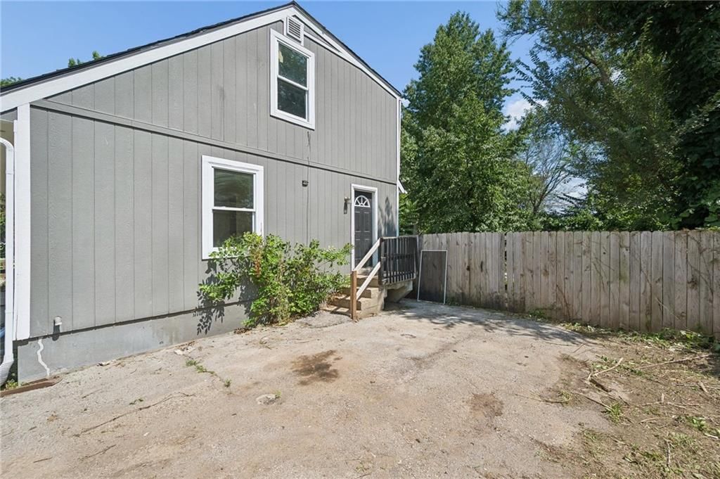 7605 E 50th Street — photo 31
