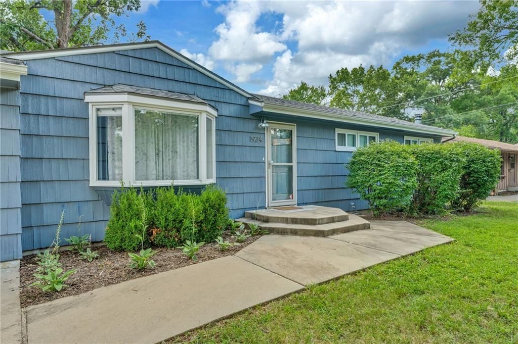1934 Clifton Court — photo 5