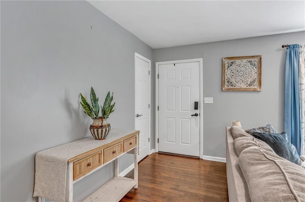 1934 Clifton Court — photo 7
