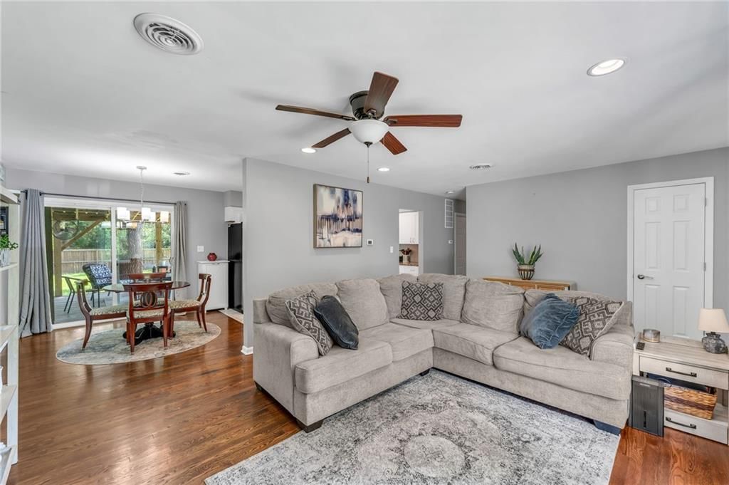 1934 Clifton Court — photo 12