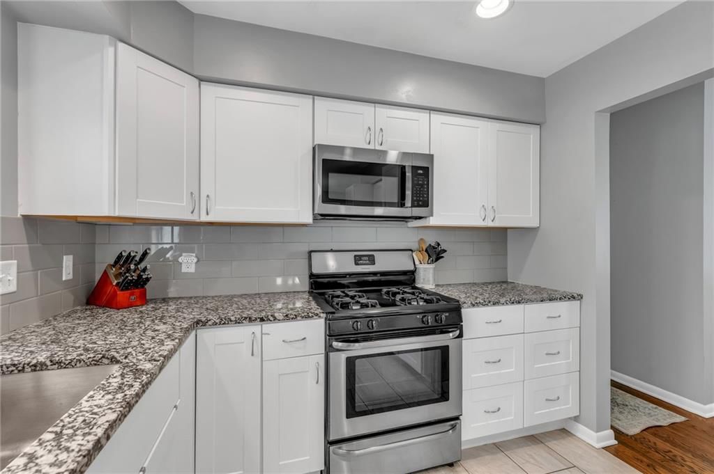 1934 Clifton Court — photo 16