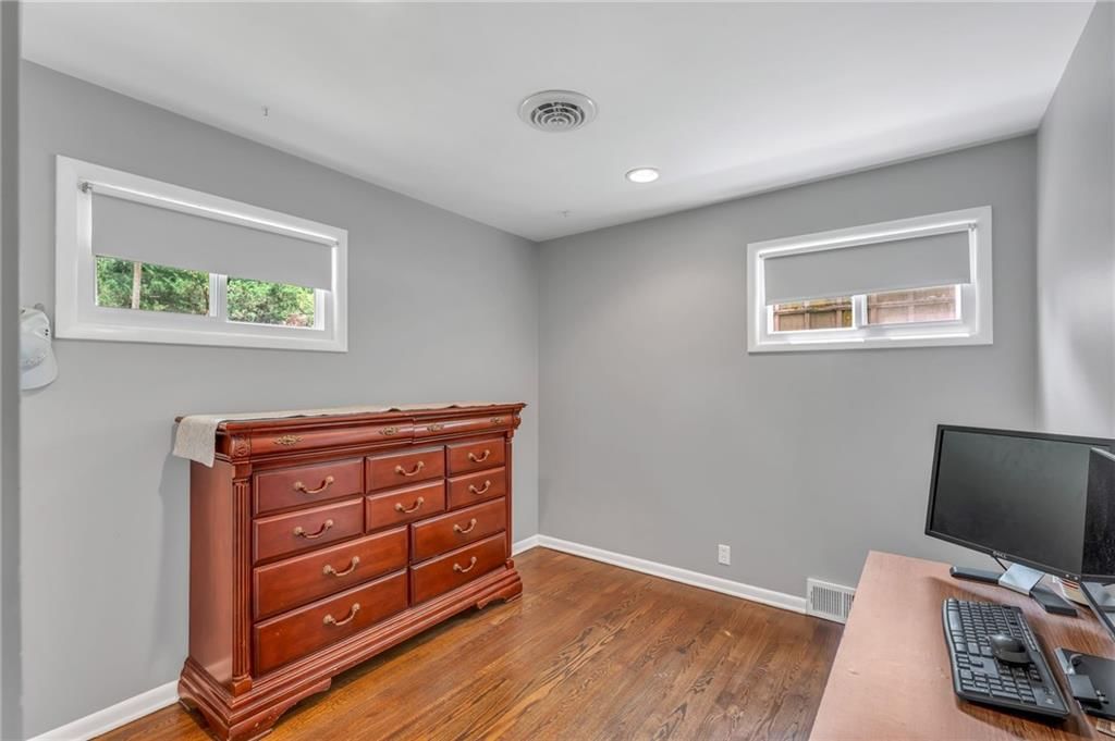1934 Clifton Court — photo 22