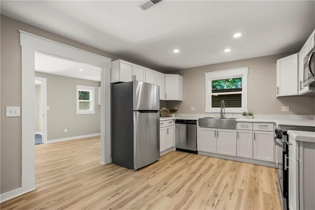 206 Elm Street — photo 8