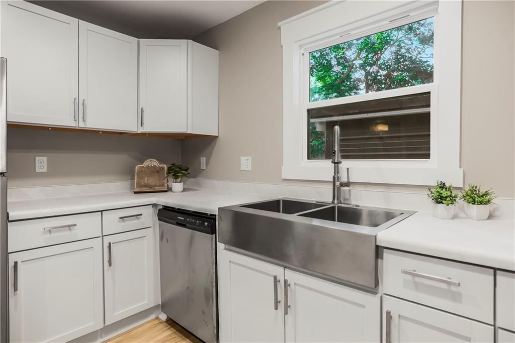 206 Elm Street — photo 10