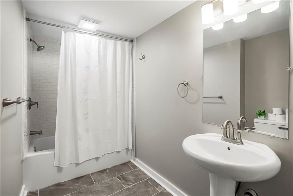 206 Elm Street — photo 21
