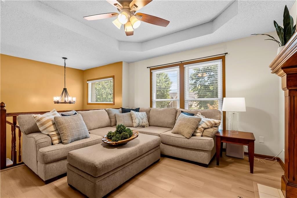 1004 SE Country Lane — photo 3