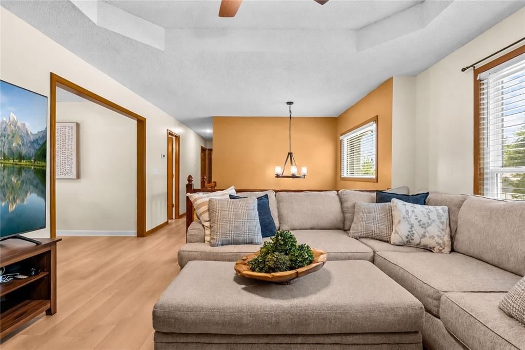 1004 SE Country Lane — photo 4