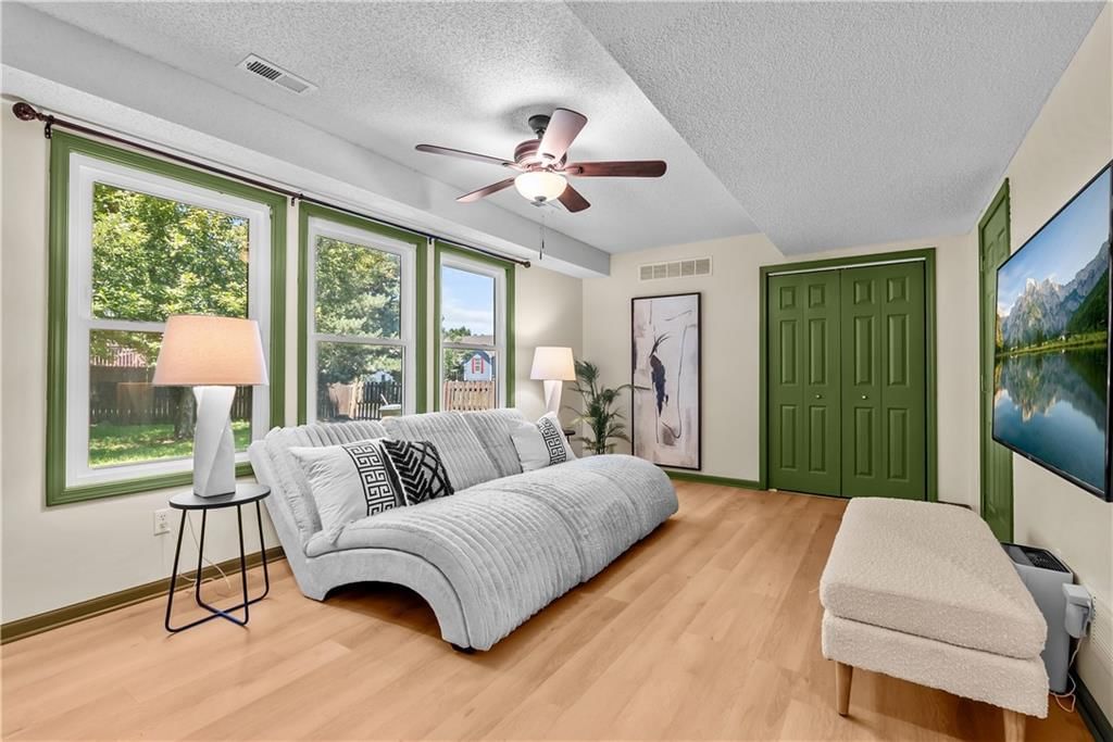 1004 SE Country Lane — photo 18
