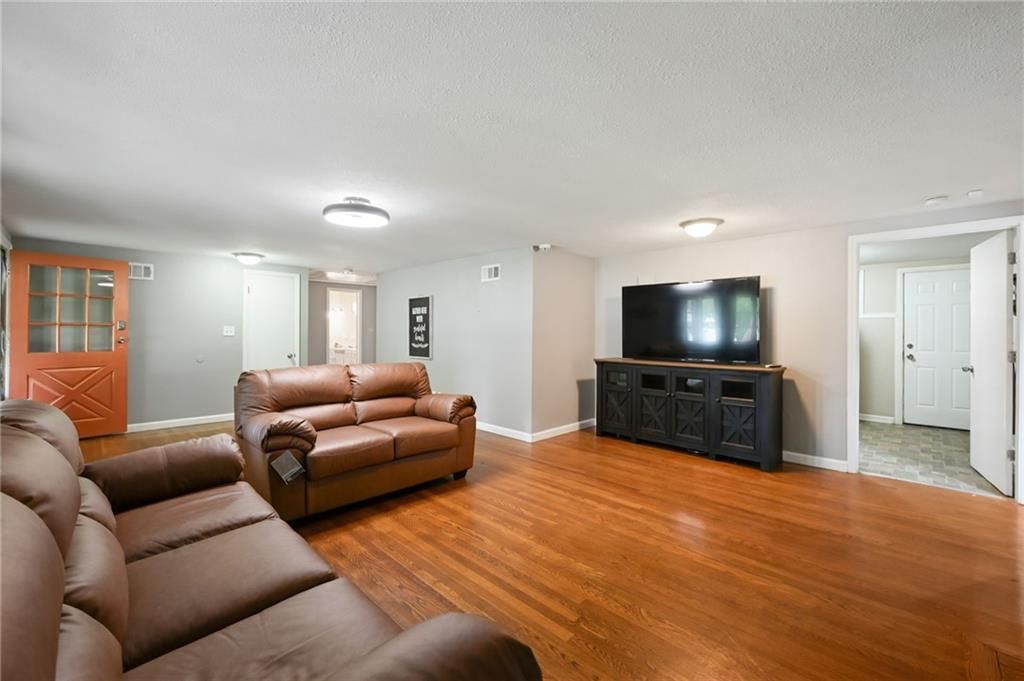 500 SW 4th Street — photo 6