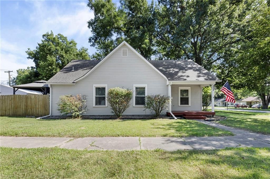 803 S Ash Street, Ottawa, KS