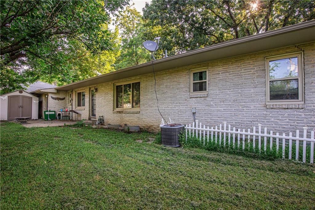 1324 S Oak Street — photo 10
