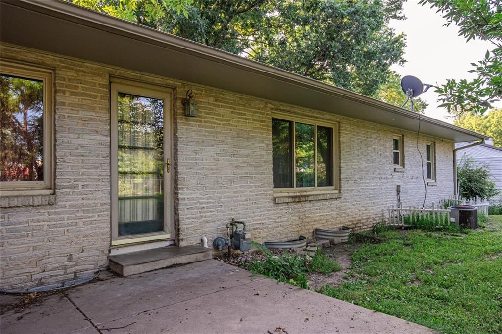 1324 S Oak Street — photo 11