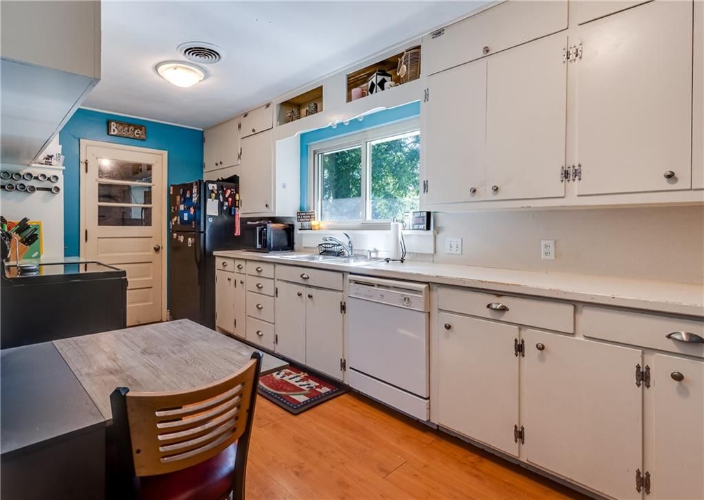 1324 S Oak Street — photo 14