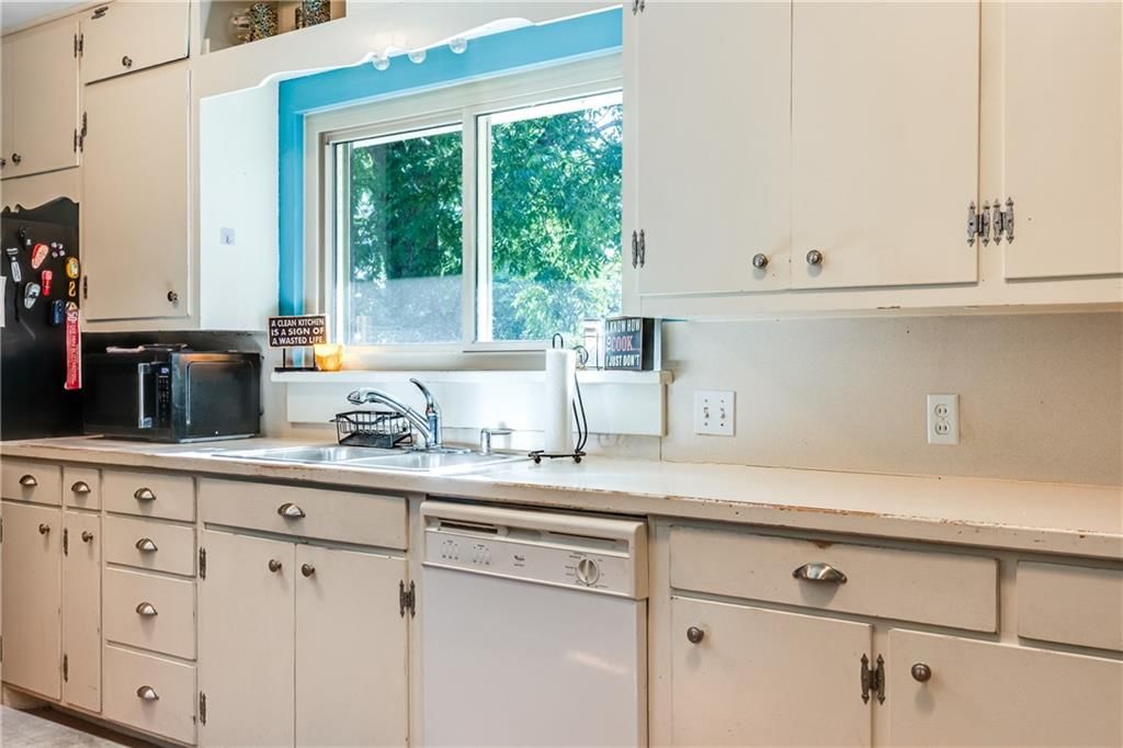 1324 S Oak Street — photo 15