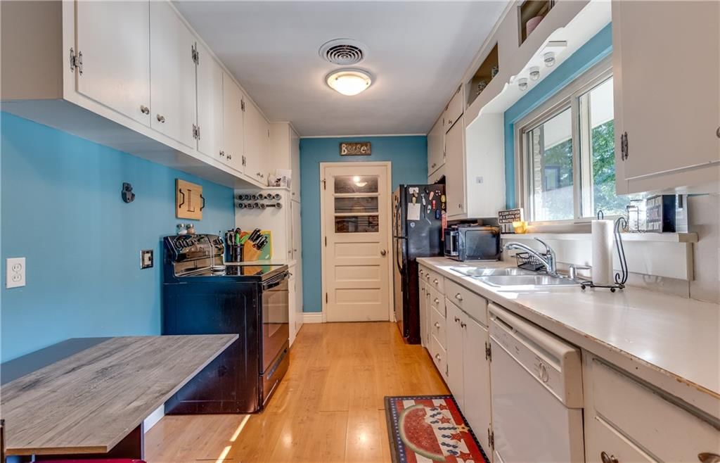 1324 S Oak Street — photo 17
