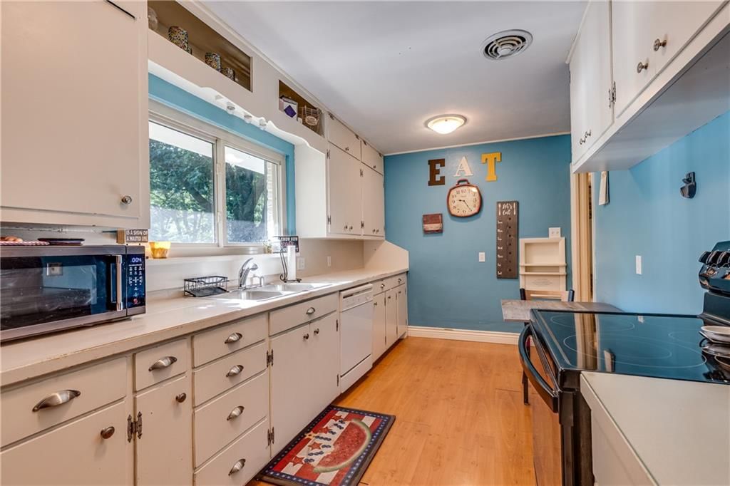 1324 S Oak Street — photo 18