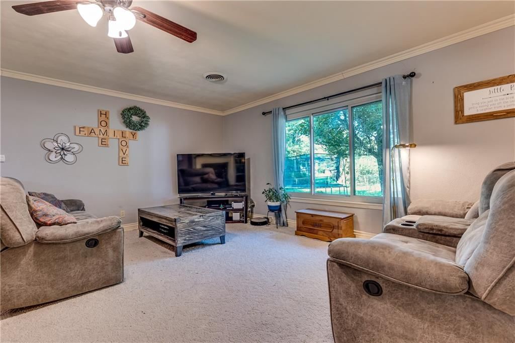 1324 S Oak Street — photo 20