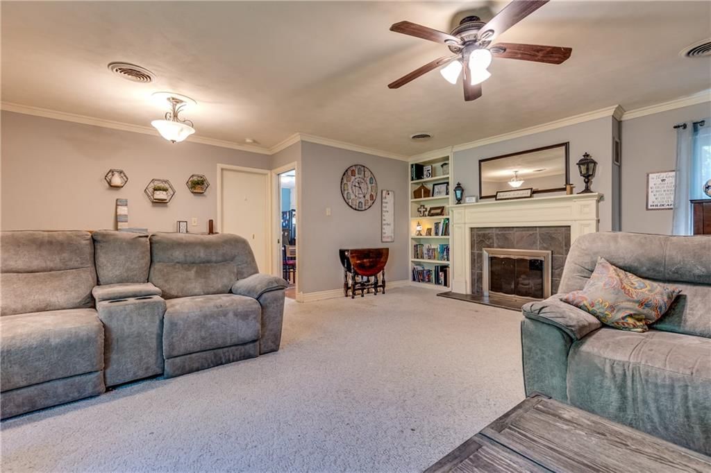 1324 S Oak Street — photo 22