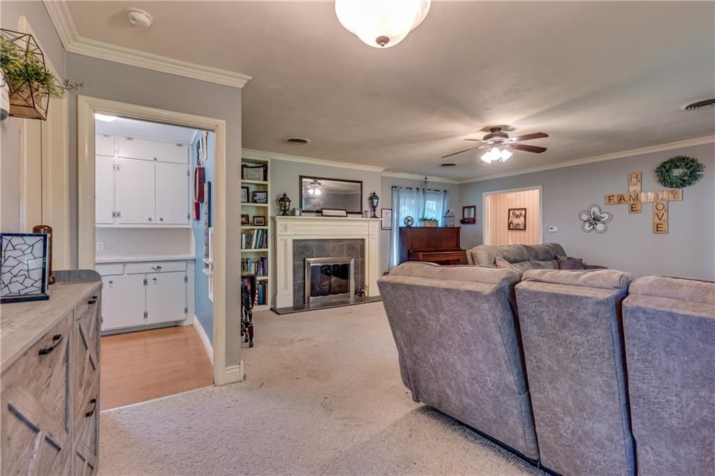 1324 S Oak Street — photo 23