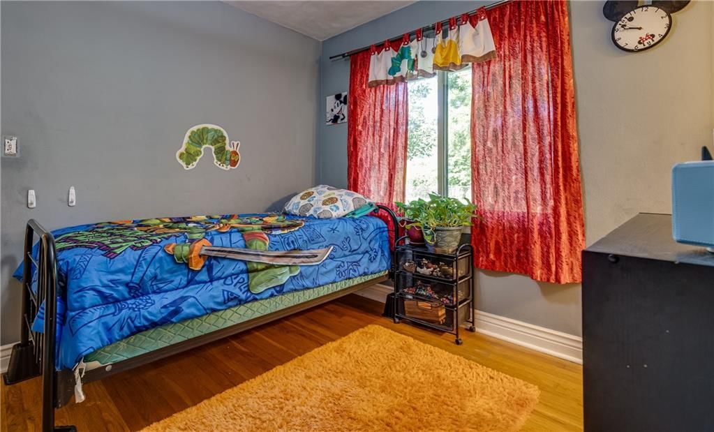 1324 S Oak Street — photo 41
