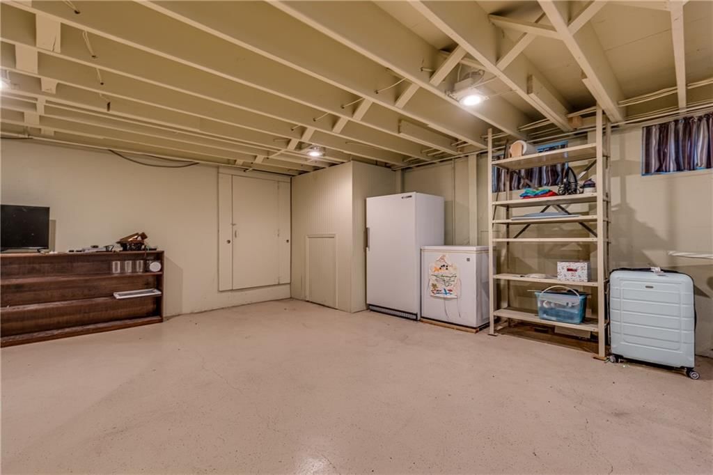 1324 S Oak Street — photo 48