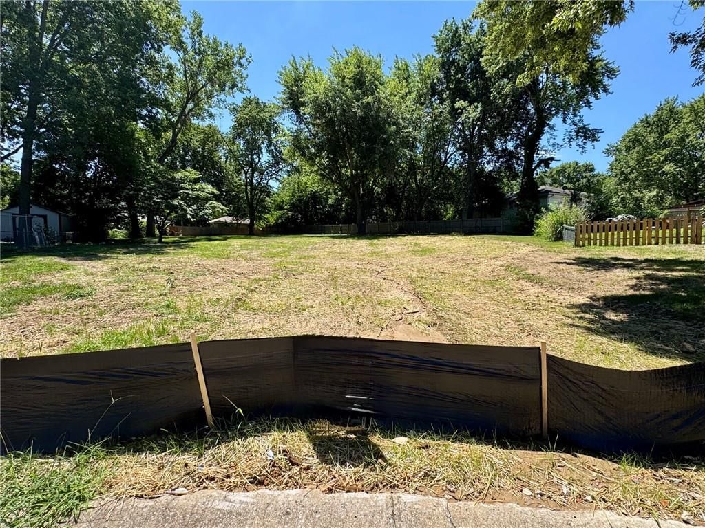 300 SW Keystone Drive, Blue Springs, MO