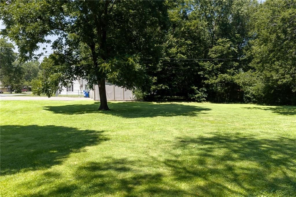 127 W 3rd Street — photo 16