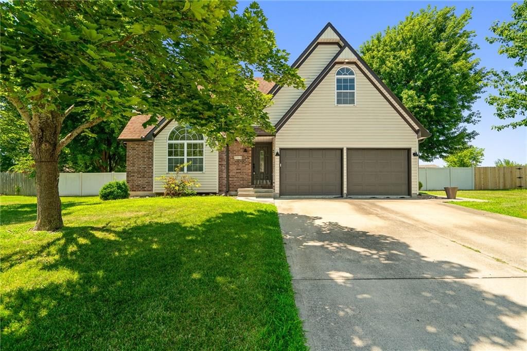 711 Owl Creek Parkway, Odessa, MO