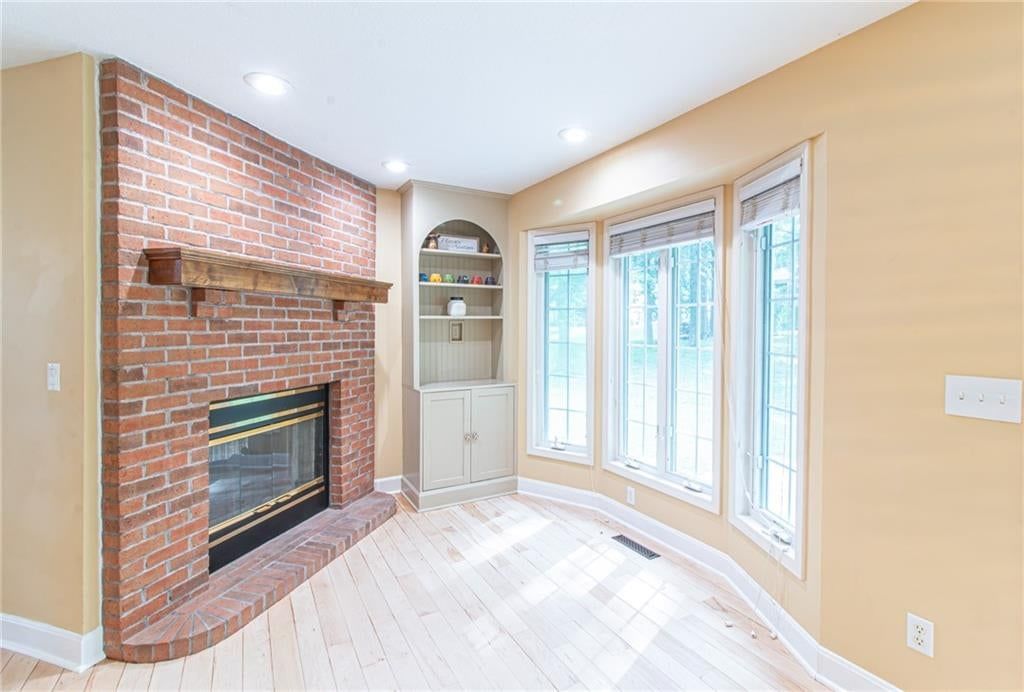 1885 W Timber Ridge Drive — photo 5