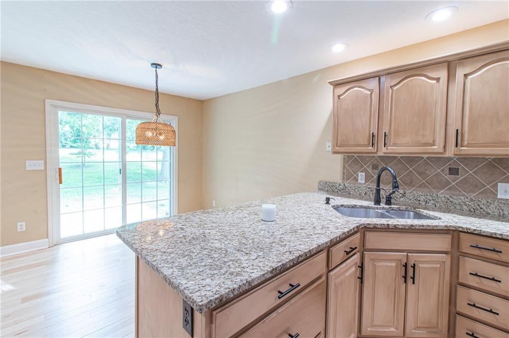1885 W Timber Ridge Drive — photo 7