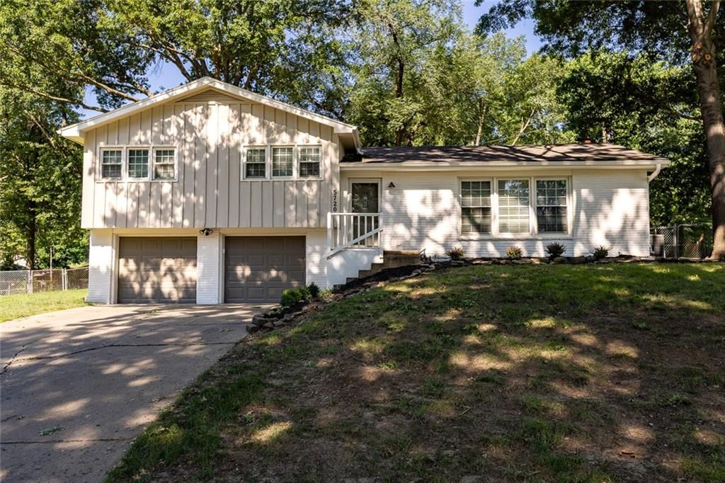 5720 N Belton Avenue — photo 2