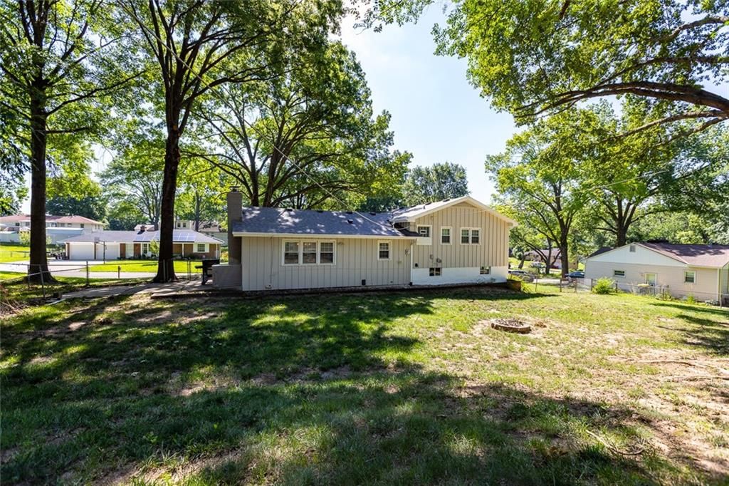 5720 N Belton Avenue — photo 32
