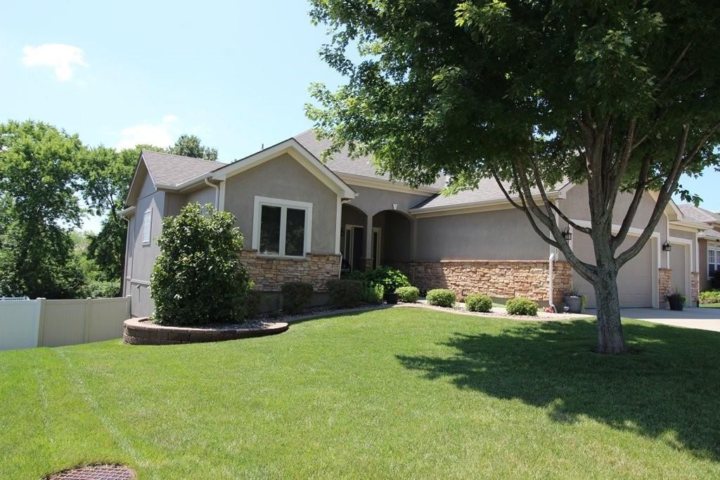 1101 NW Pecan Drive — photo 2