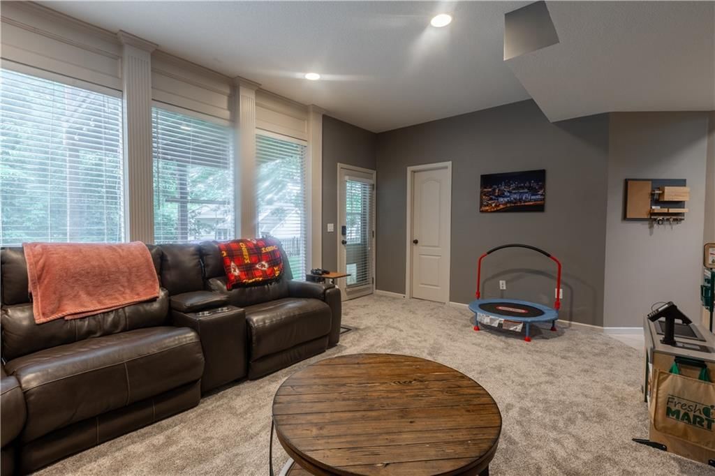 8804 N Anita Avenue — photo 23