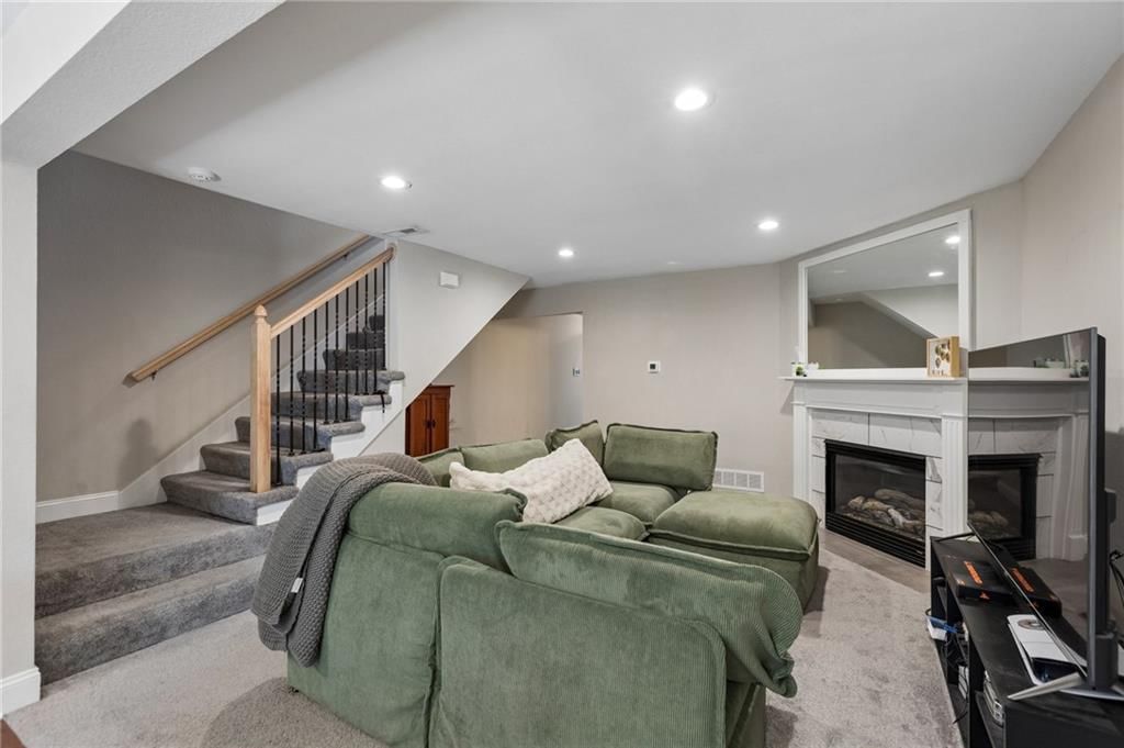 10657 E 46th Street — photo 6