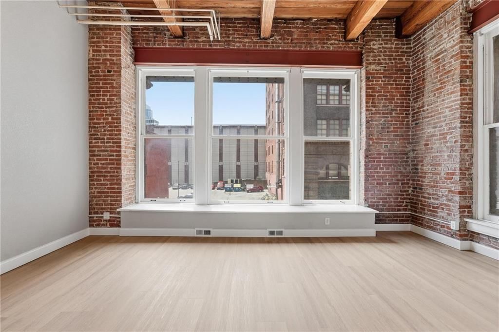 308 W 8th Street — photo 5