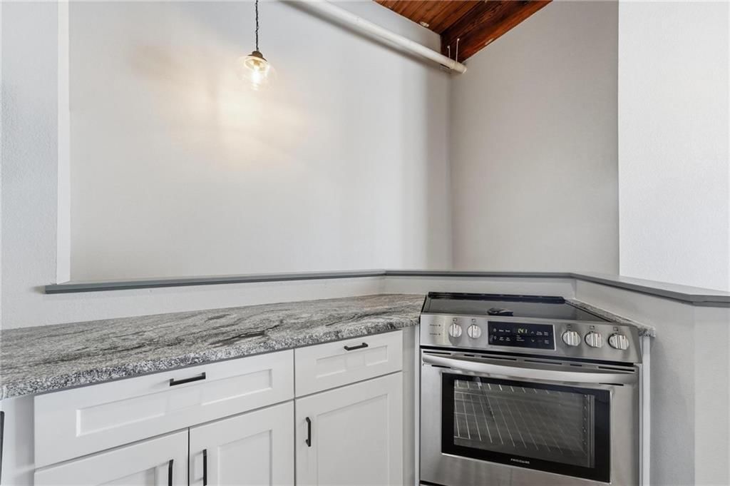 308 W 8th Street — photo 9