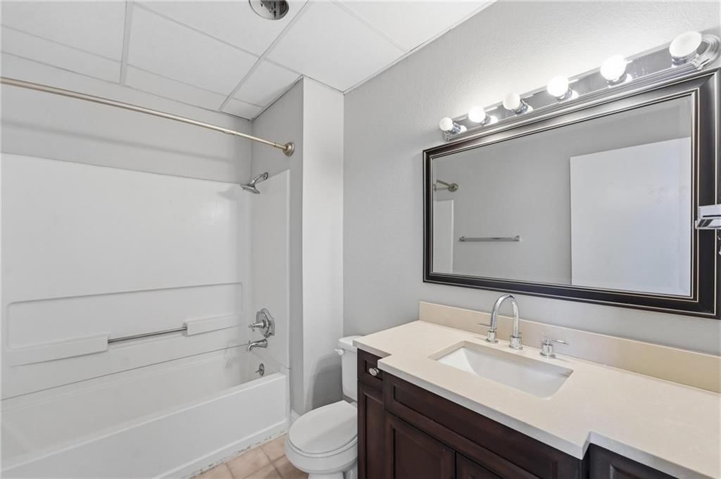 308 W 8th Street — photo 10