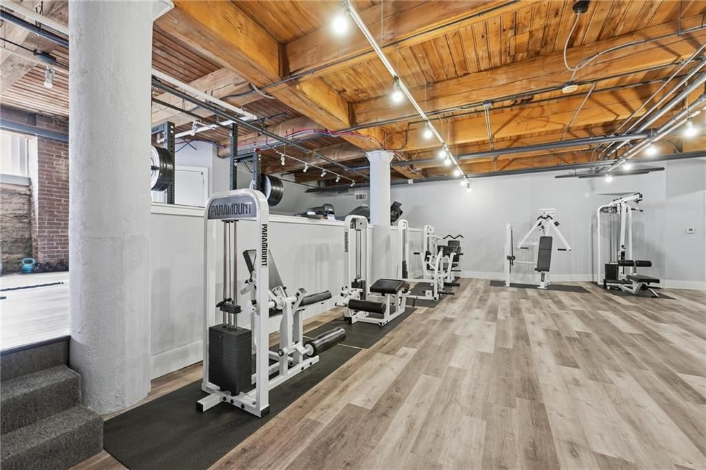 308 W 8th Street — photo 12