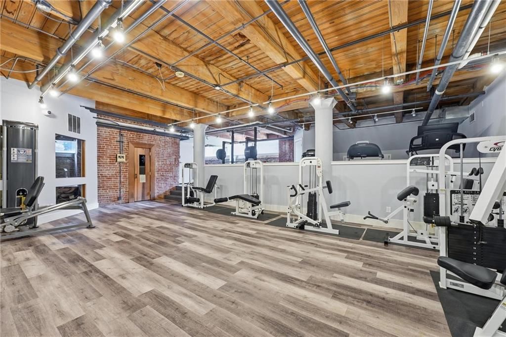 308 W 8th Street — photo 14