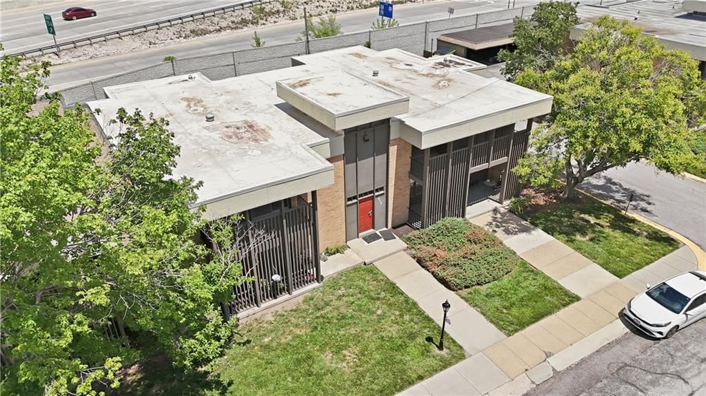 408 W 104th Street — photo 27